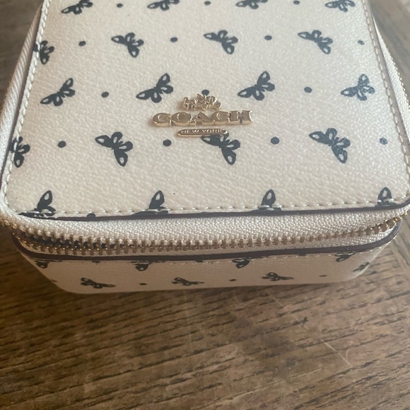 Coach Cream Butterfly Print Jewelry carrying case - Picture 3 of 11